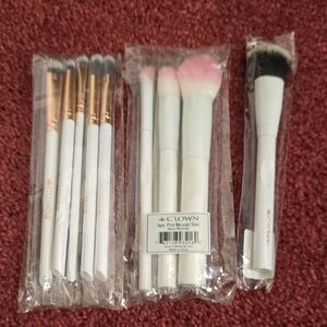 Crown White and Gold Brush Collection